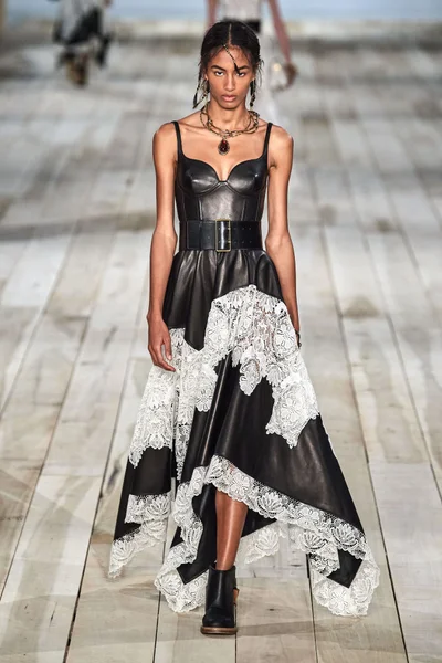 Look 7